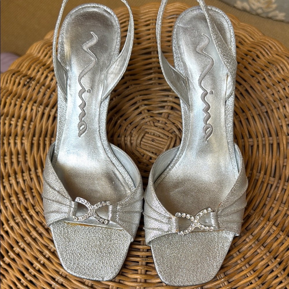 Nina Women's Glittering Silver Slingback Heels Size 7 With Rhinestone Bows